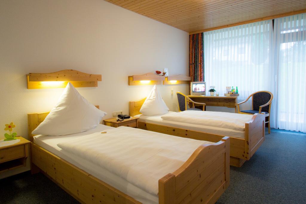 Hotel Am Lingelbach Knullwald Ruang foto