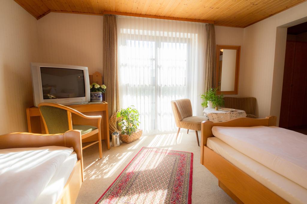 Hotel Am Lingelbach Knullwald Ruang foto