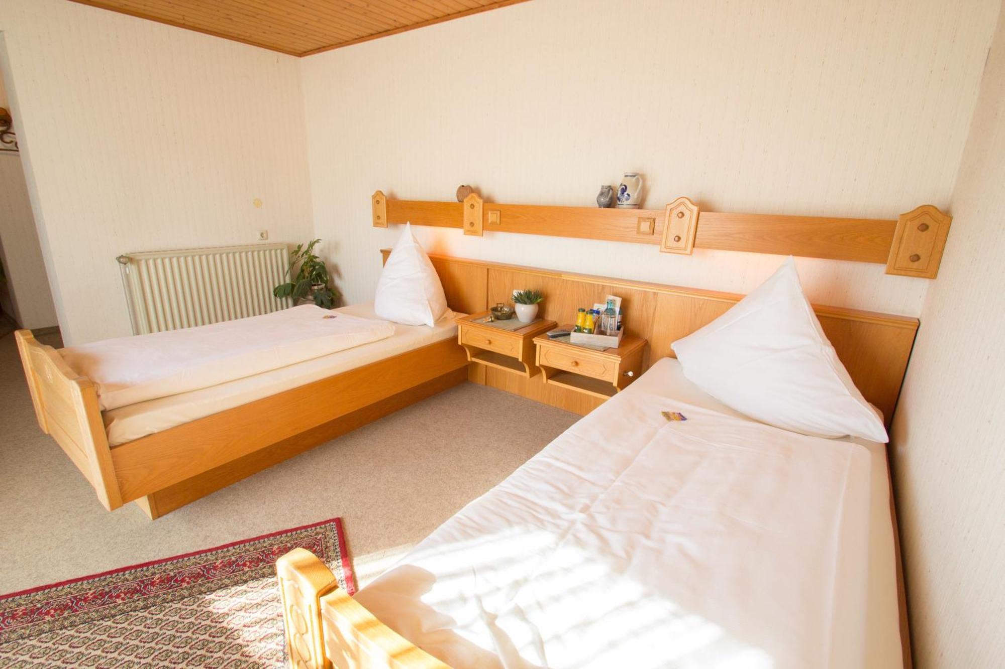 Hotel Am Lingelbach Knullwald Ruang foto