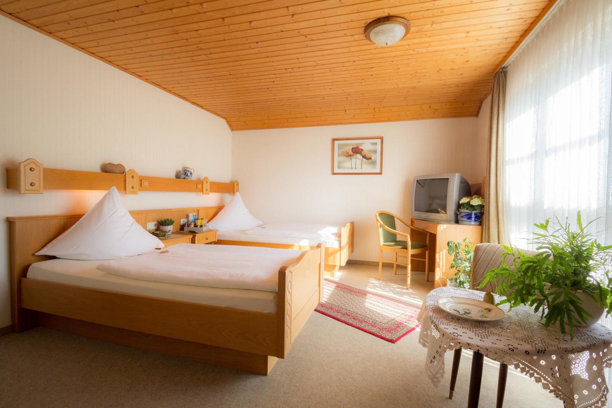 Hotel Am Lingelbach Knullwald Ruang foto
