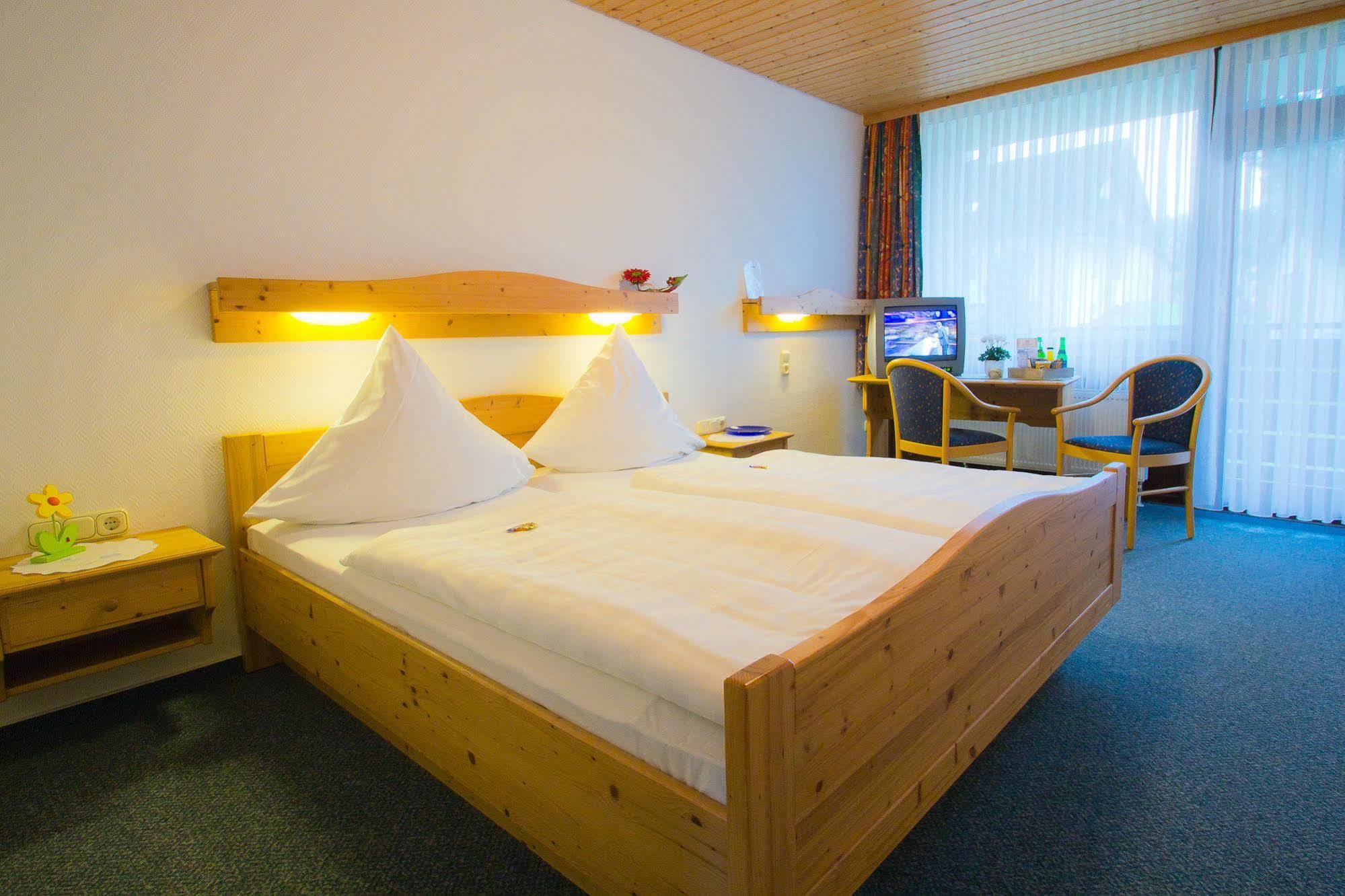 Hotel Am Lingelbach Knullwald Bagian luar foto