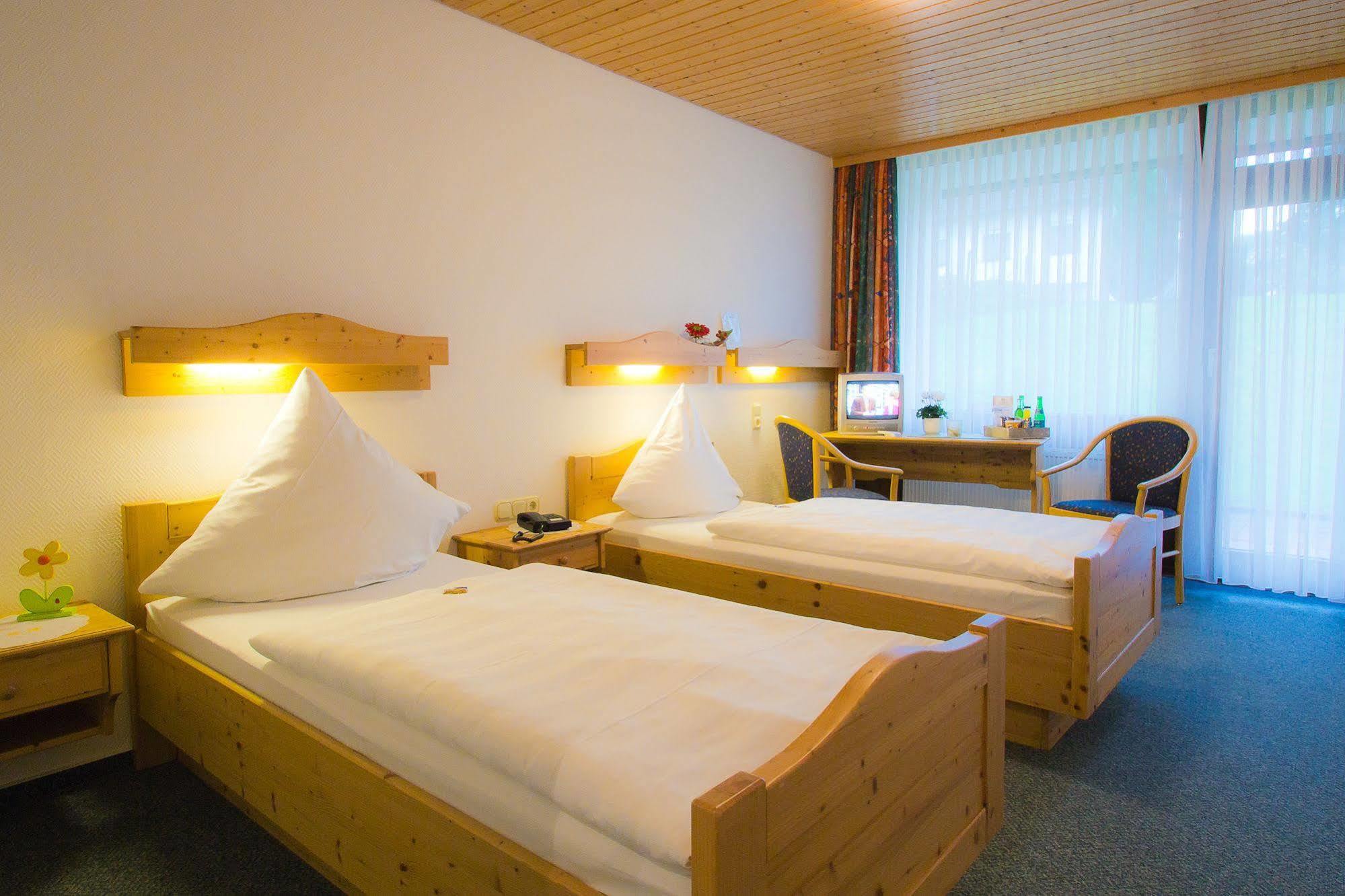 Hotel Am Lingelbach Knullwald Bagian luar foto