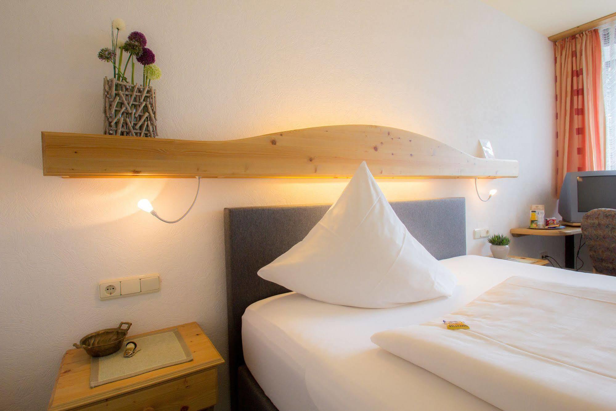 Hotel Am Lingelbach Knullwald Bagian luar foto