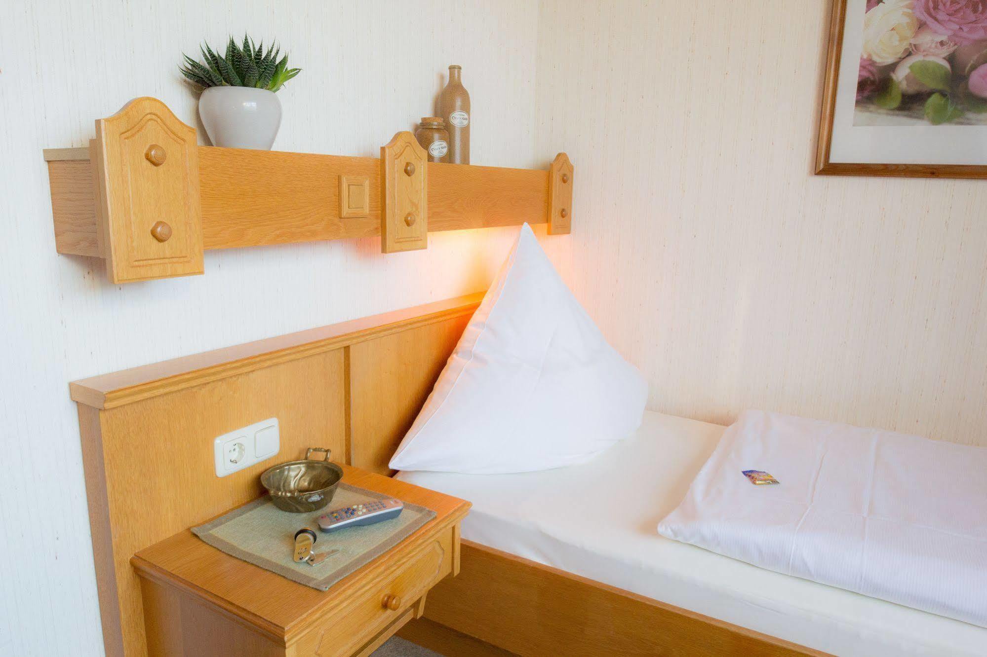 Hotel Am Lingelbach Knullwald Bagian luar foto